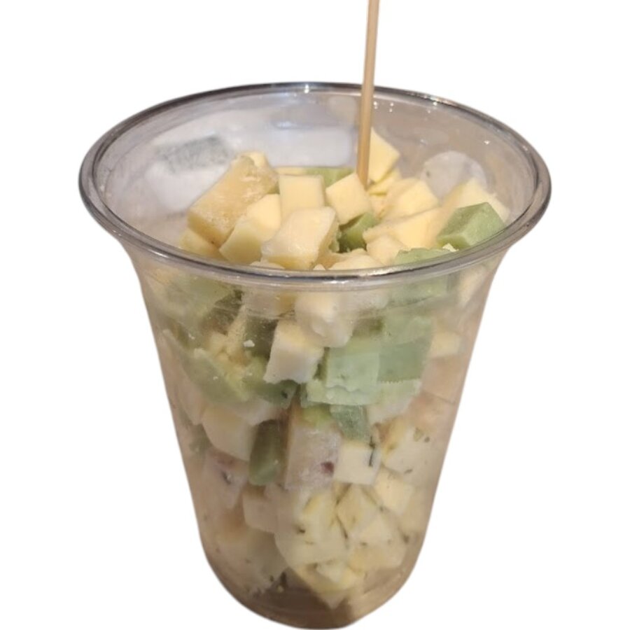 Queseto — vaso transparente con dados de queso y palito
